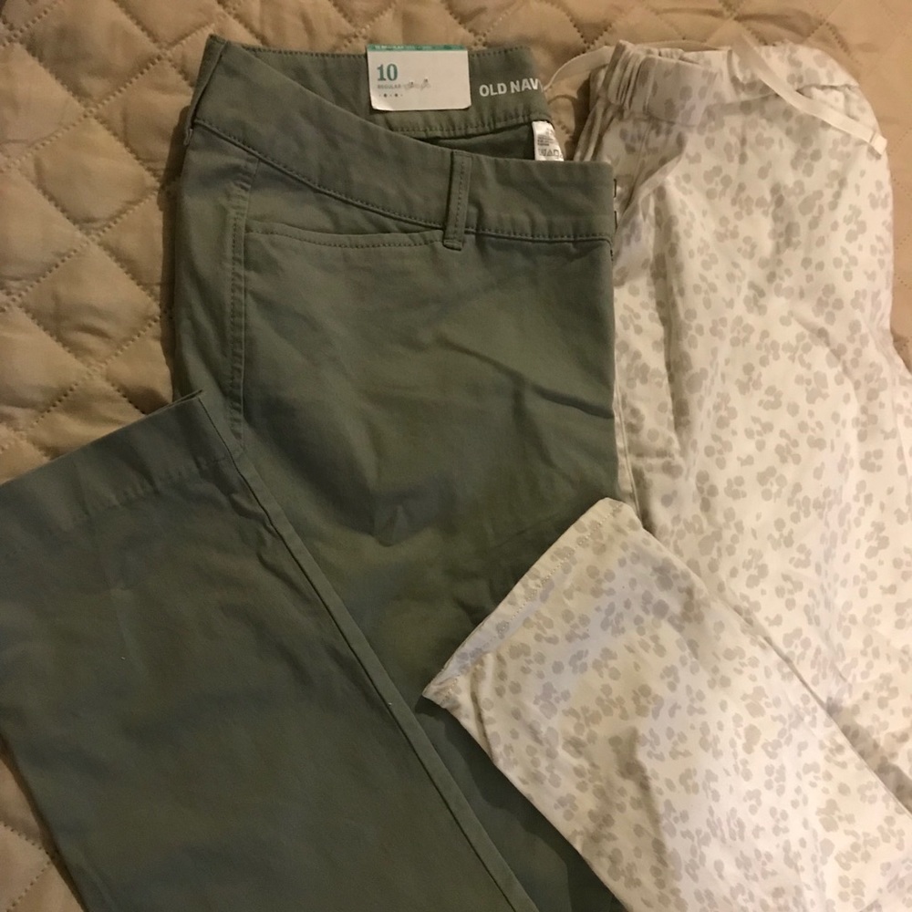 Women’s cargo Pants. Size 10/ L